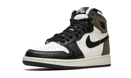 Air Jordan 1 Retro High OG’Mocha’ 555088-105